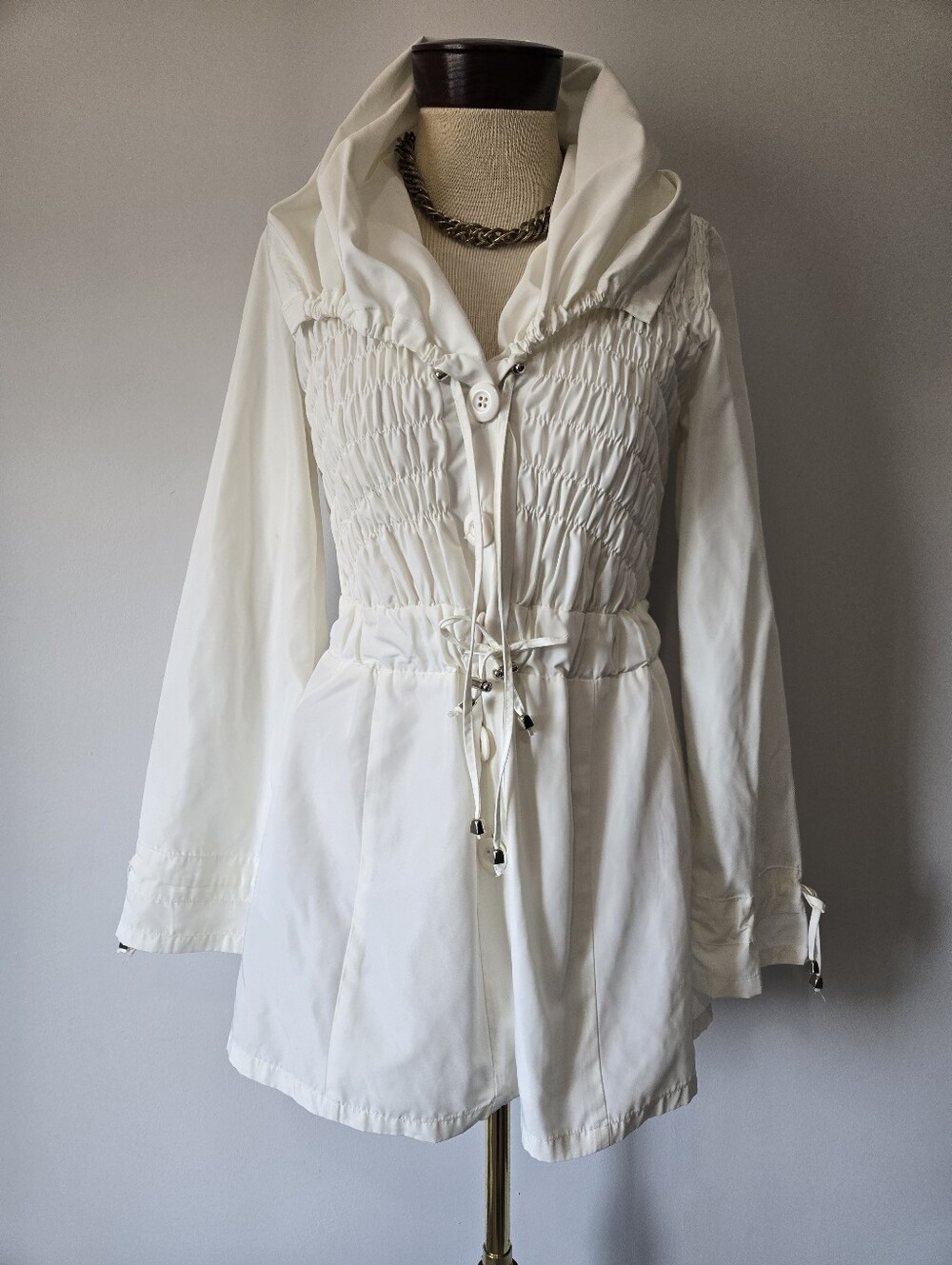 Linea Domani Off White  Cowl NeckThigh Length Lightweight Jacket. Size 6